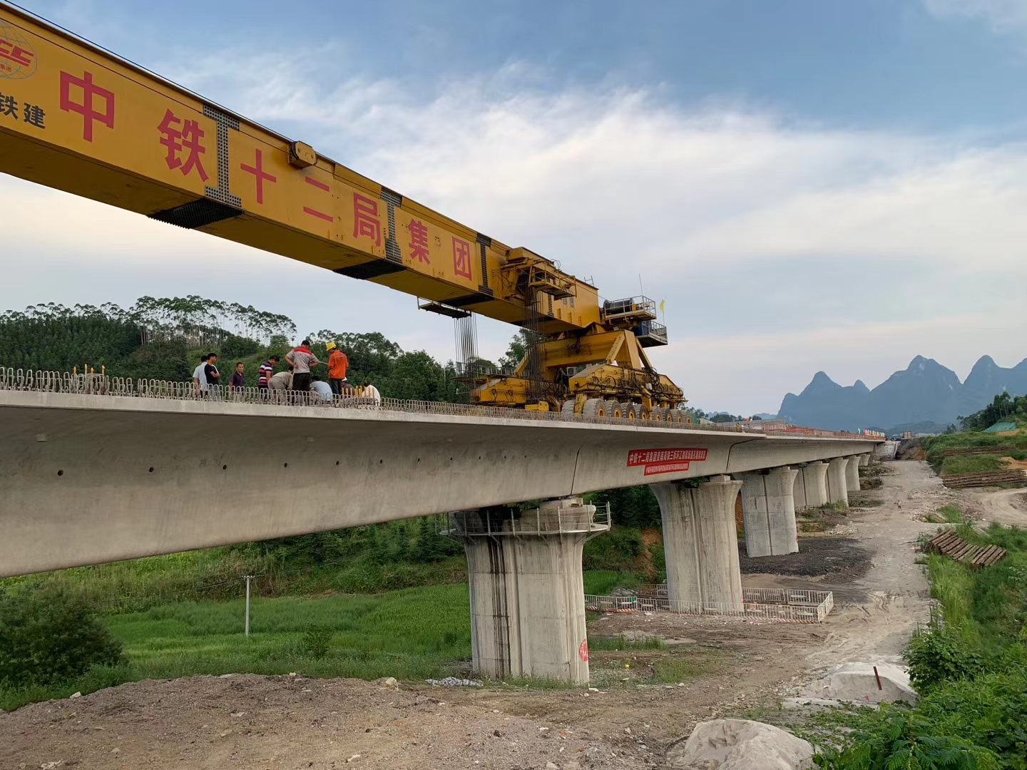 岭东预应力加固在公路桥梁施工应用